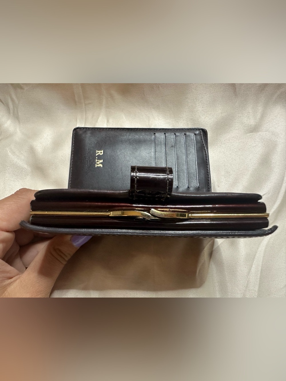 Louis Vuitton Vernis Wallet in Dark Wine Patent - Picture 10 of 11